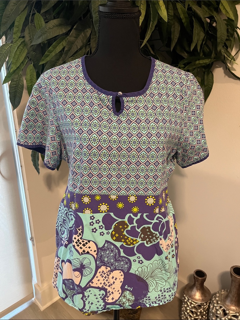 Koi Purple and Mint Patterned Short-Sleeve Midi Scrub Top
